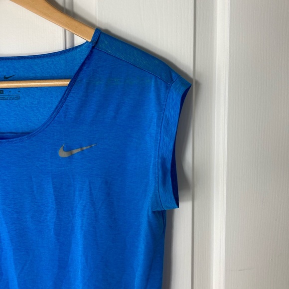 Nike DRI-FIT Tissue T-shirt - Picture 3 of 8